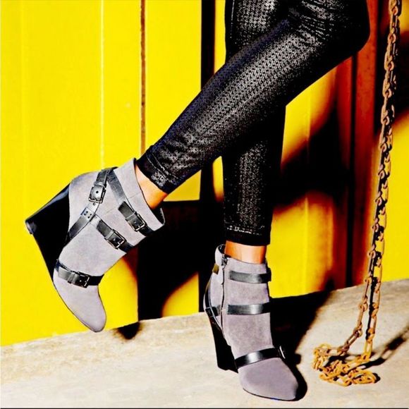 Rebecca Minkoff Maggie Gray Sueded Leather Belted Straps Booties - Picture 2 of 12